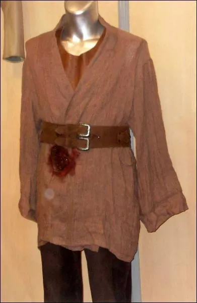 A quel peuple appartient cette tenue ?