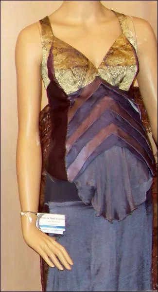 A qui appartient cette tenue ?