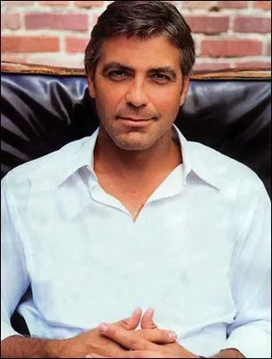 Georges Clooney - Dans quelle publicit peut-on entendre son fameux slogan 'What else ? ' ?
