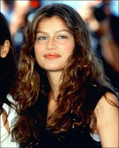 Laetitia Casta - En quelle anne est-elle choisie comme modle pour le buste de Marianne ?