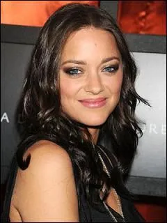 Marion Cotillard - En 2008, de quelle marque devient-elle ambassadrice ?