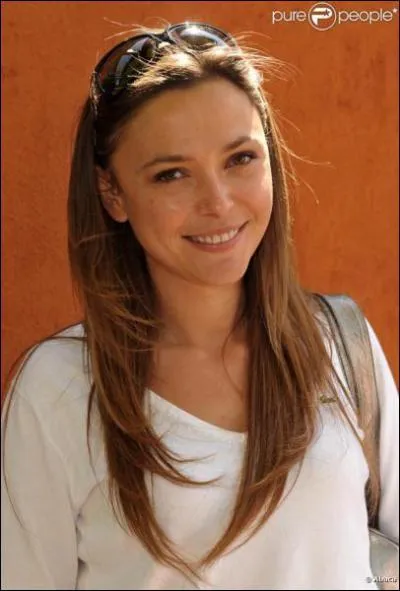 Cette émission est présentée par :