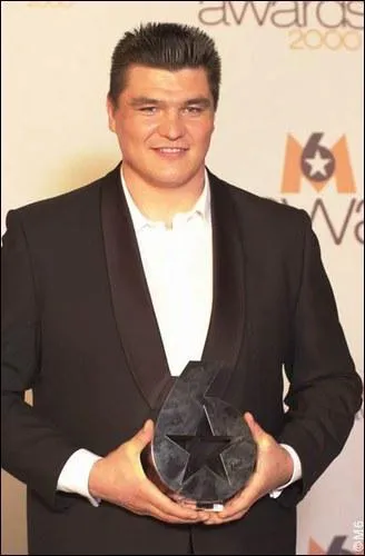 David Douillet - Combien de mdailles d'or a-t-il remportes durant sa carrire de judoka ?