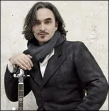 Stphane Eicher - Compltez les paroles de 'Djeuner en paix' : 'Je vais  la fentre et le ciel ce matin n'est ni rose ni ..... pour la peine'