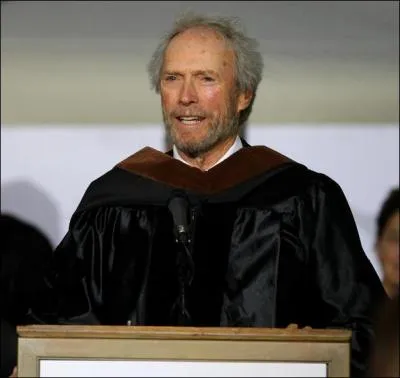 Laquelle de ces fonctions politiques Clint Eastwood a-t-il occup ?