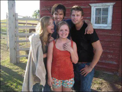 Comment s'appellent les personnages de cette photo ?