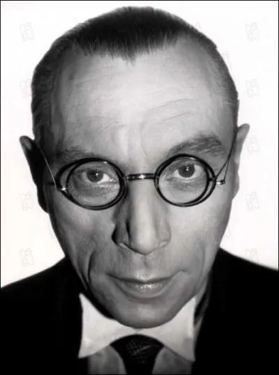 N en 1887  Crozon, cet acteur demande si a vous gratte ou a vous chatouille, c'est ...