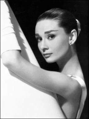 Audrey Hepburn - Qui est son partenaire dans le film 'Charade' en 1963 ?