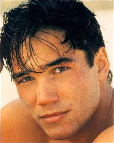 Dans quelle srie joue-t-il ?