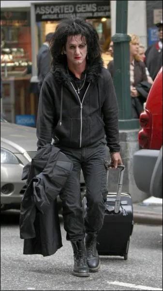 Sur le tournage de 'This Must be the Place', on aurait pu apercevoir ce personnage. Qui est-il ?