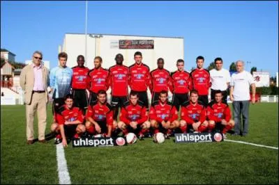 Comment s'appelle le club de football le plus connu de Cholet ?