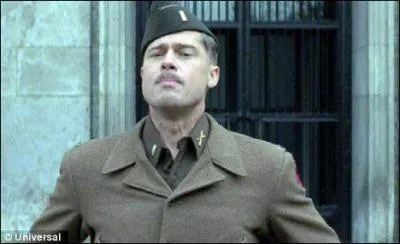 Qui est dans la peau de ce commandant ?