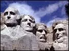 Le Mont Rusmore aux Etats-Unis. Quel Prsident des Etats-Unis ne figure pas sur ce magistral site ?