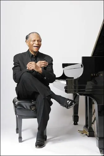 De 1960  1965, il forma aux cts de John Coltrane, d'Elvin Jones et de Jimmy Garrison un quartet emblmatique du Jazz modal. IL continue depuis une carrire prolifique.