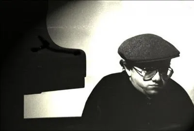 Jeune prodige franais disparu trop tt, sa carrire dbuta aux cts de Charles Lloyd avec qui il enregistra 3 albums.