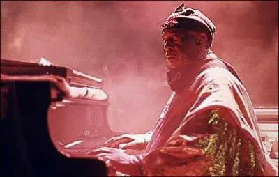 Il est connu pour ses compositions et ses performances phnomnales autant que pour l'trange 'philosophie cosmique' qu'il prchait.