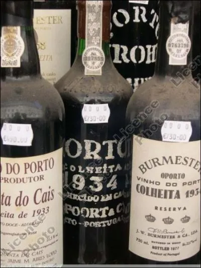 De quel pays vient le porto, un vin sucr que l'on boit en apritif ?