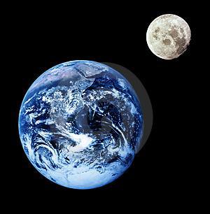La Lune est le seul satellite naturel de notre plante. Elle gravite autour de la Terre  une distance moyenne de :