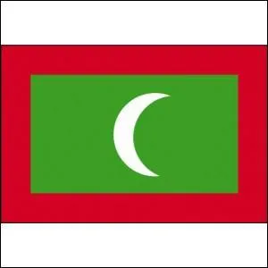 Sous forme de croissant voquant l'empire ottoman, la Lune figure sur le drapeau de plusieurs pays musulmans mais pas sur celui :