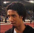 Ce joueur joue maintenant au Standard de Liège, en 2011. Comment s'appelle-t-il ?