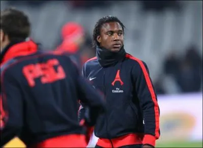 Qui est ce joueur transfr pour 7 millions d'euros du Paris-SG  Sunderland ?