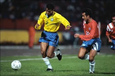 Qui est ce joueur en jaune ?