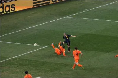 Qui est ce joueur en noir ?