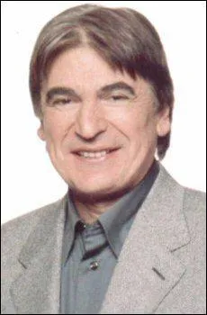 Auteur et chanteur, n le 11 fvrier 1943, il a interprt 'L'orphelin', 'Les ballons rouges'. C'est...