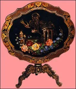 Quel est le nom de cette petite table ronde, souvent  plateau basculant ?