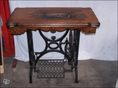 Que supportait cette table dans les annes 1900 ?