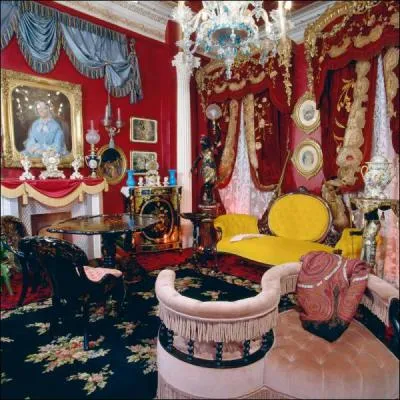 Petit salon, je suis le :