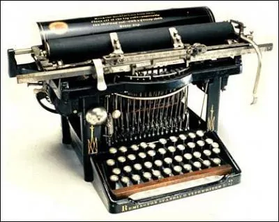 Utilise de moins en moins souvent, une machine  crire se dit comment en anglais ?