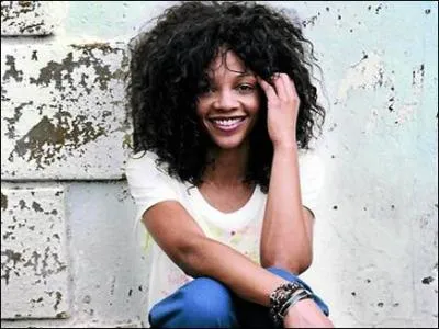 Louisy Joseph - Cette jeune chanteuse est connue pour avoir dbut sa carrire dans le groupe L5, issu de l'mission Popstar. A l'poque, comment se faisait-elle appeler ?