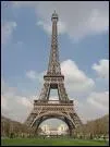 Un grand monument très connu, d'une hauteur de 320 mètres, qui a été construit par Gustave Eiffel pour l'exposition universelle au début du XXe siècle.
