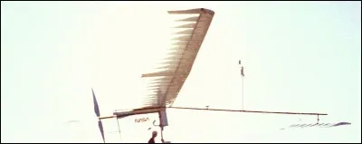 Bryan Allen franchit la Manche le 12 juin 1979 à son bord, l'appareil, bien que récent, est le précurseur d'un nouveau type d'aviation...
Quel type d'avion est le Gossamer Albatross ?