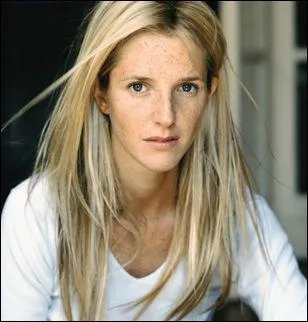 Sandrine Kiberlain - En 2009, elle incarne une matresse d'cole dans le film :