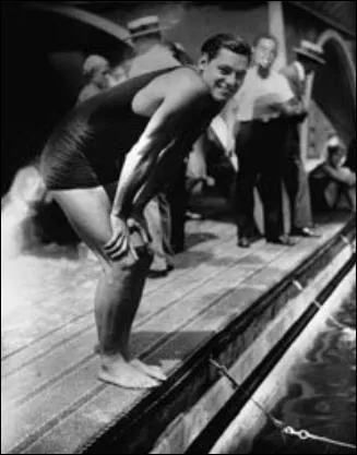 Johnny Weissmuller remporta 3 mdailles d'or aux JO de Paris en 1924. Il est plus connu pour avoir incarn maintes fois un hros de cinma. Lequel ?