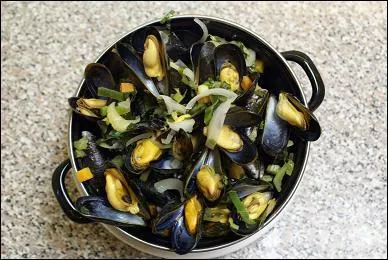 C'est un (une )... .