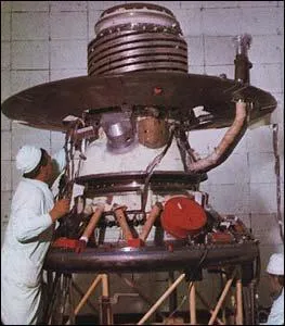 Quel pays a explor le 1er Vnus en envoyant 16 sondes Venera entre 1961 et 1983 ?