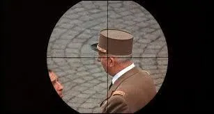Ce film de Fred Zinneman (1973) avec Edward Fox relate l'histoire d'un tueur qui prpare un attentat contre le gnral de Gaulle :