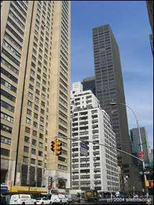 A la fin de la saison 2, o Nate achte-t-il un appartement ?