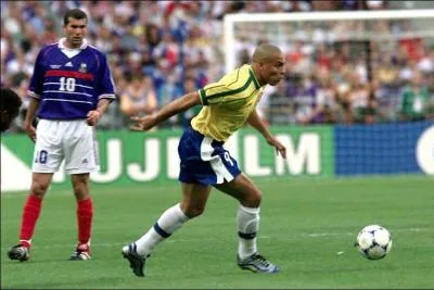 Qui tait l'autre attaquant ? (en jaune)