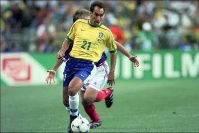 Qui est rentr en tant qu'attaquant ? (en jaune)