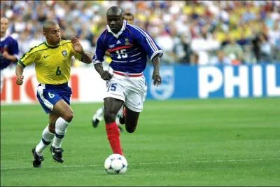 Qui tait le latral gauche ? (en jaune)