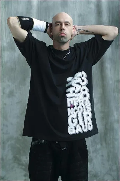 Quel rappeur chante 'Zone abandonne', 'Le mme sang', etc ?