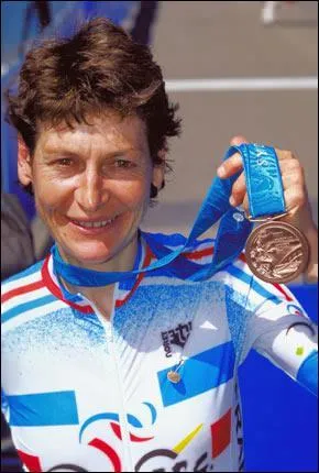 Peut-tre la plus grande championne cycliste de tous les temps ?