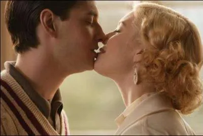 Dans 'Un Mariage de Rve', il pouse une fille de 'petite vertu' incarne par :