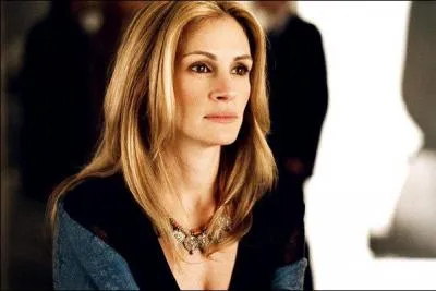 Julia Roberts l'a reu pour son rle dans ... .