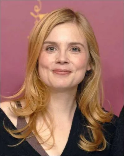 Isabelle Carr a reu la rcompense pour son rle dans ... ... .