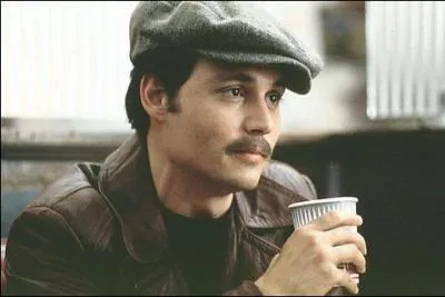 Aux cts de quel acteur notable s'illustre-t-il dans Donnie Brasco ?